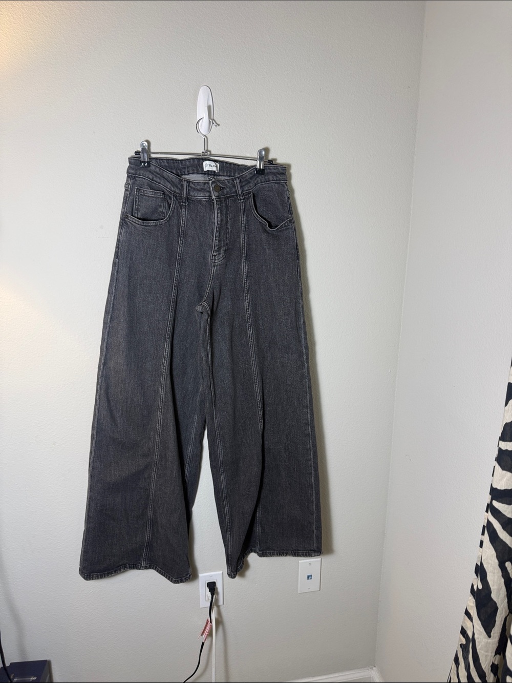 Wide Leg High-Rise Jeans in Washed Black the Drop size 30